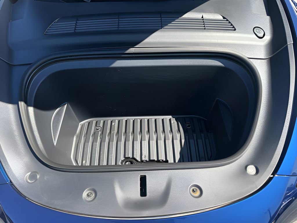 Used 2024 Tesla Model Y Long Range image 34