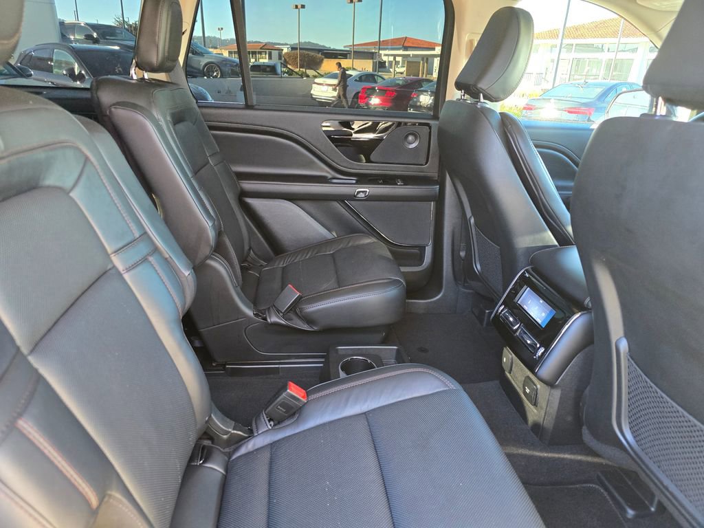 Used 2024 Lincoln Aviator Reserve w/ Class IV Trailer Tow Package image 8