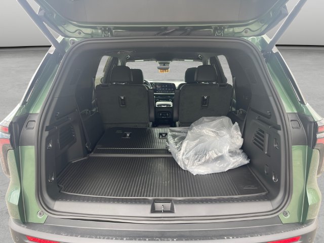 New 2027 Chevrolet Traverse LT w/ Driver Confidence Package AWD/4WD image 18