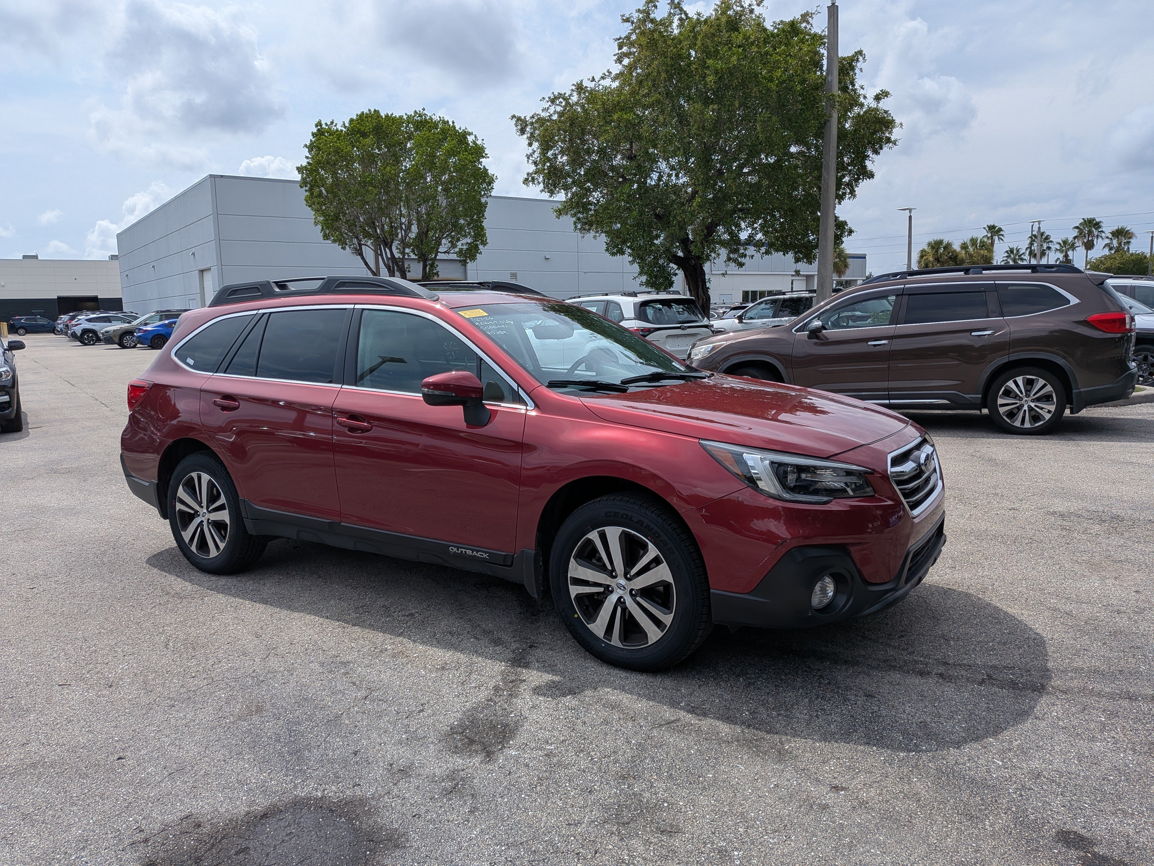 Used 2018 Subaru Outback 2.5i Limited AWD/4WD image 1