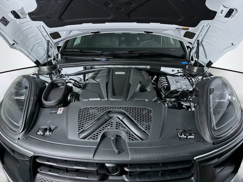 New 2026 Porsche Macan GTS AWD/4WD image 33