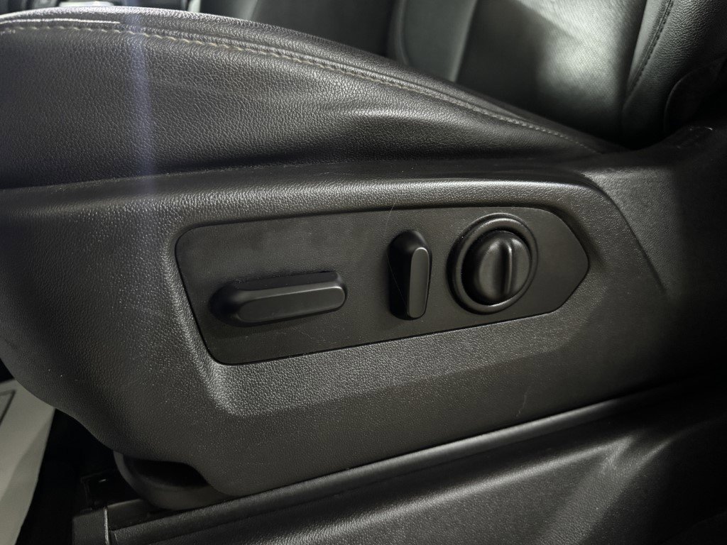 Used 2021 GMC Sierra 2500 SLT w/ SLT Premium Package image 28