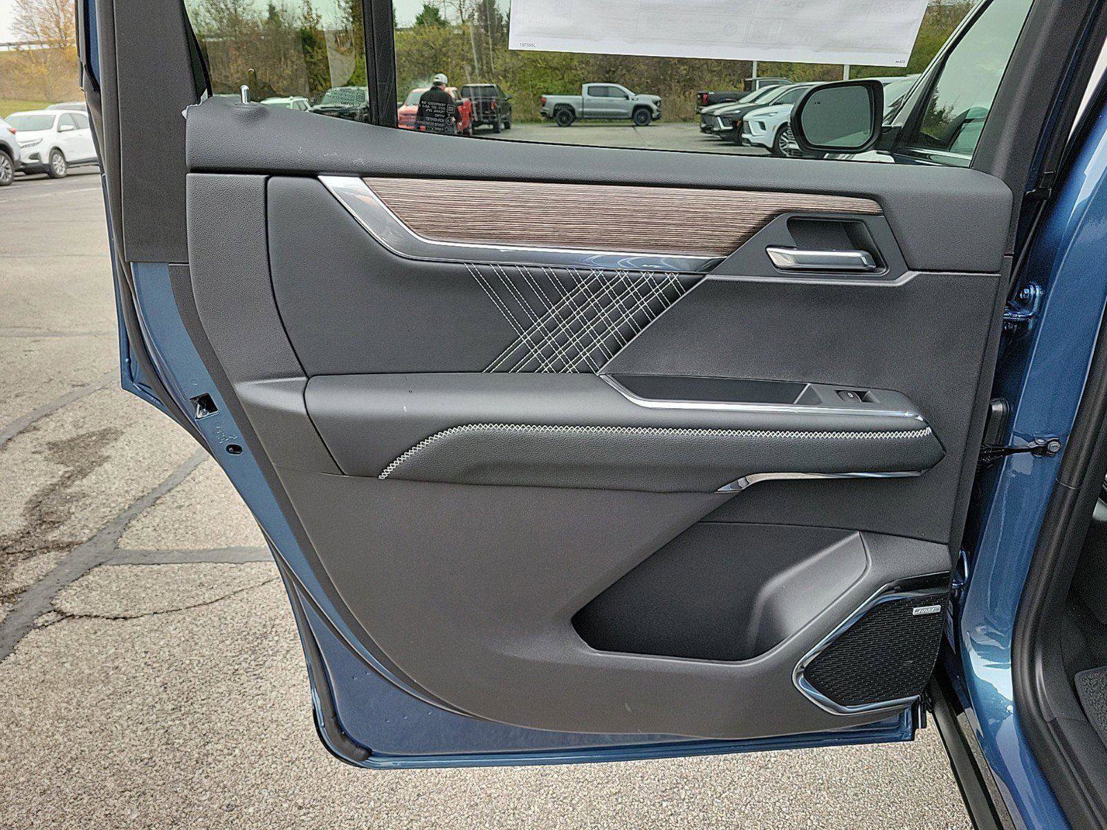 New 2026 GMC Acadia Denali w/ Super Cruise Package image 14