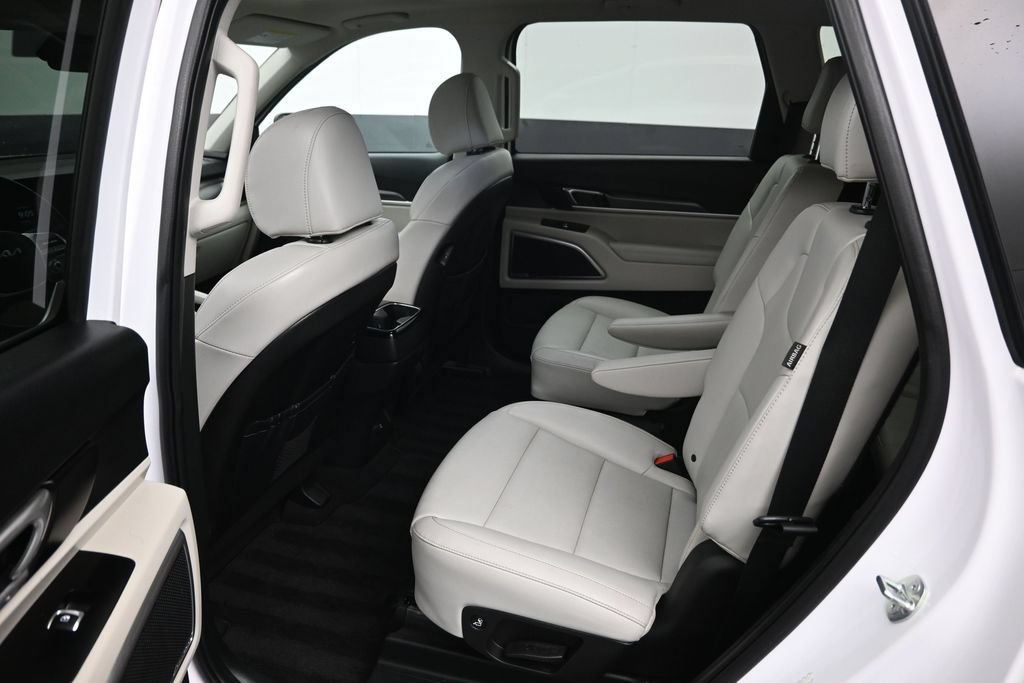 Used 2024 Kia Telluride S w/ S Sunroof Package FWD image 10