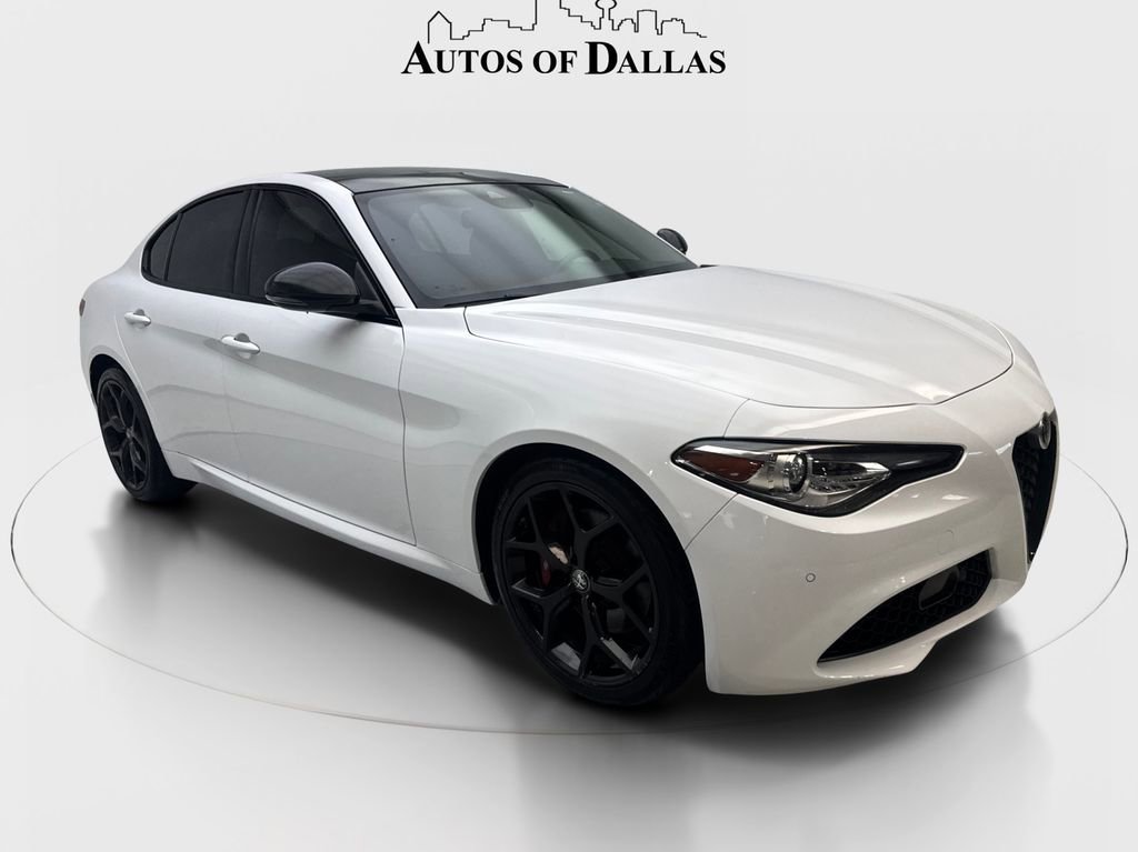 Used 2021 Alfa Romeo Giulia Ti w/ Nero Edizione RWD image 4