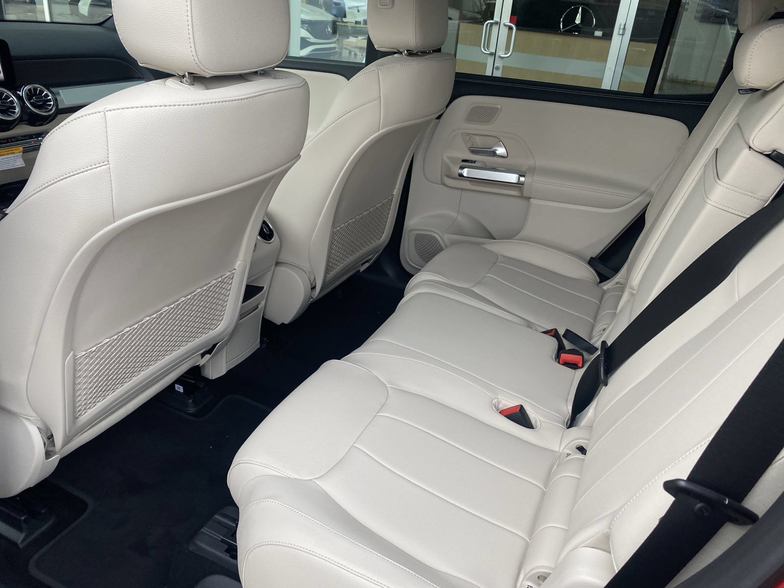 New 2024 Mercedes-Benz EQB 300 4MATIC image 12