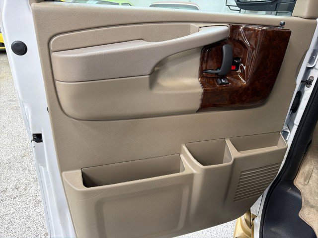 Used 2014 GMC Savana 1500 image 16