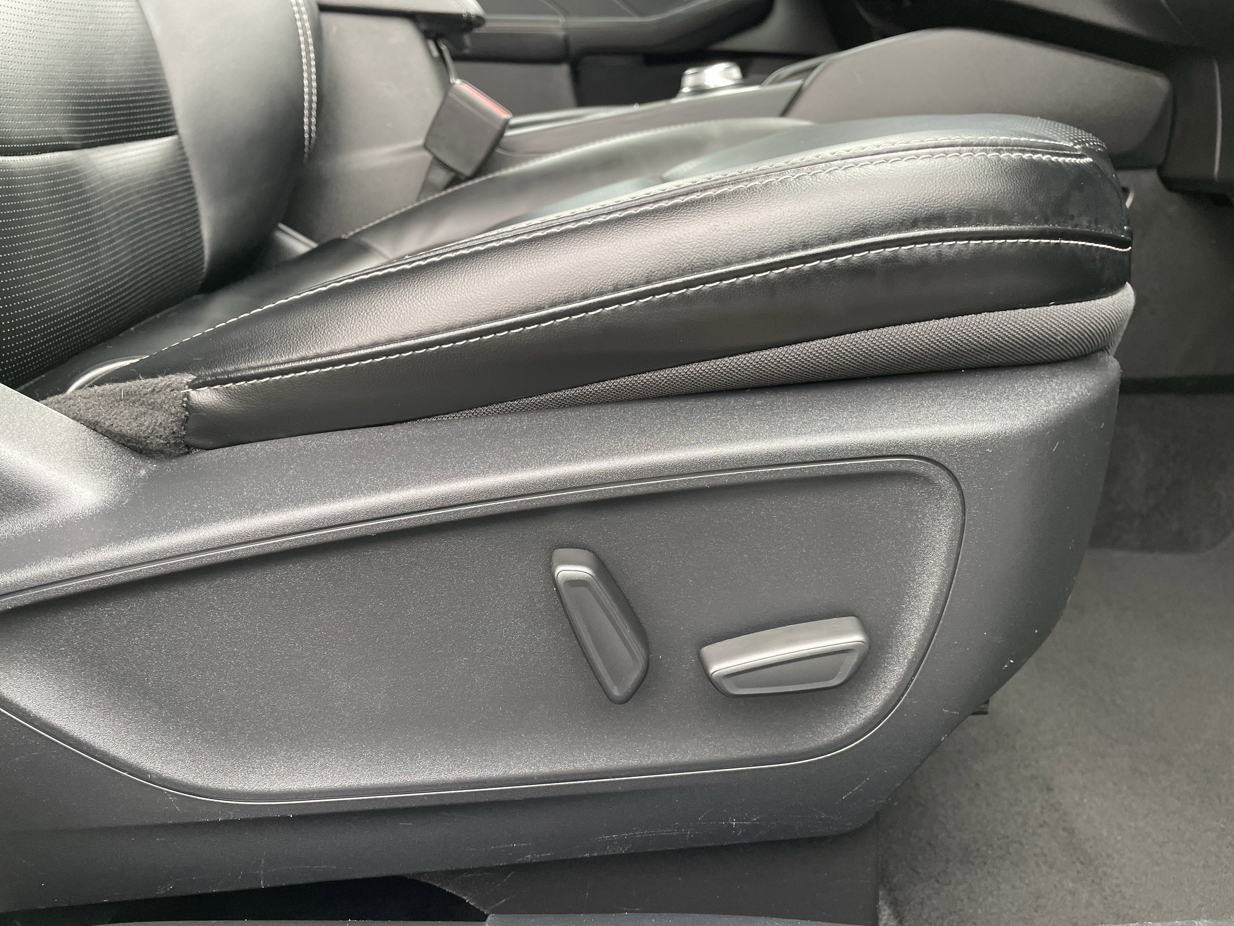 Used 2024 Ford Escape Platinum image 37