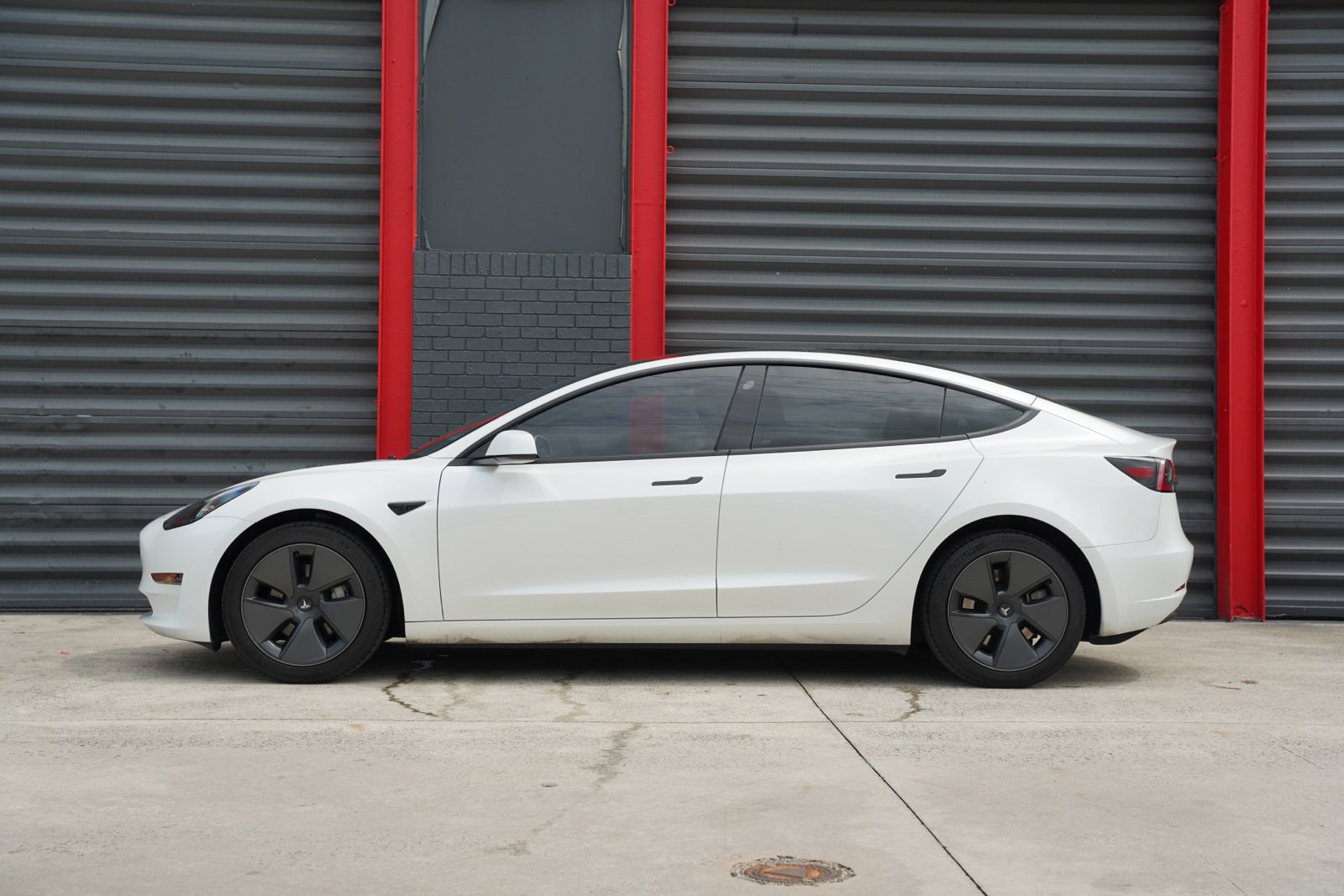 Used 2023 Tesla Model 3 Standard Range RWD image 4