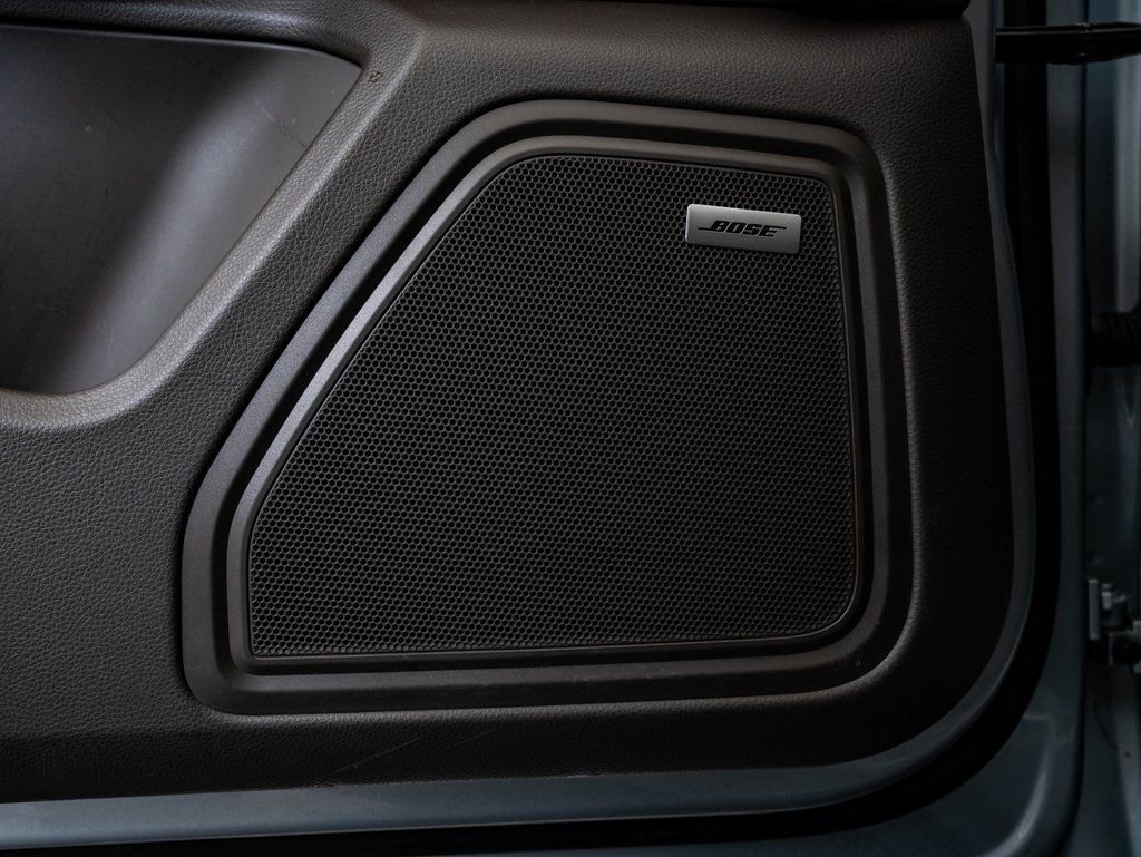 Certified 2025 Porsche Macan AWD/4WD image 25