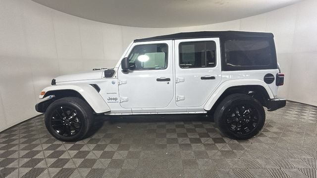 Used 2024 Jeep Wrangler Unlimited Sahara w/ Safety Group AWD/4WD image 6