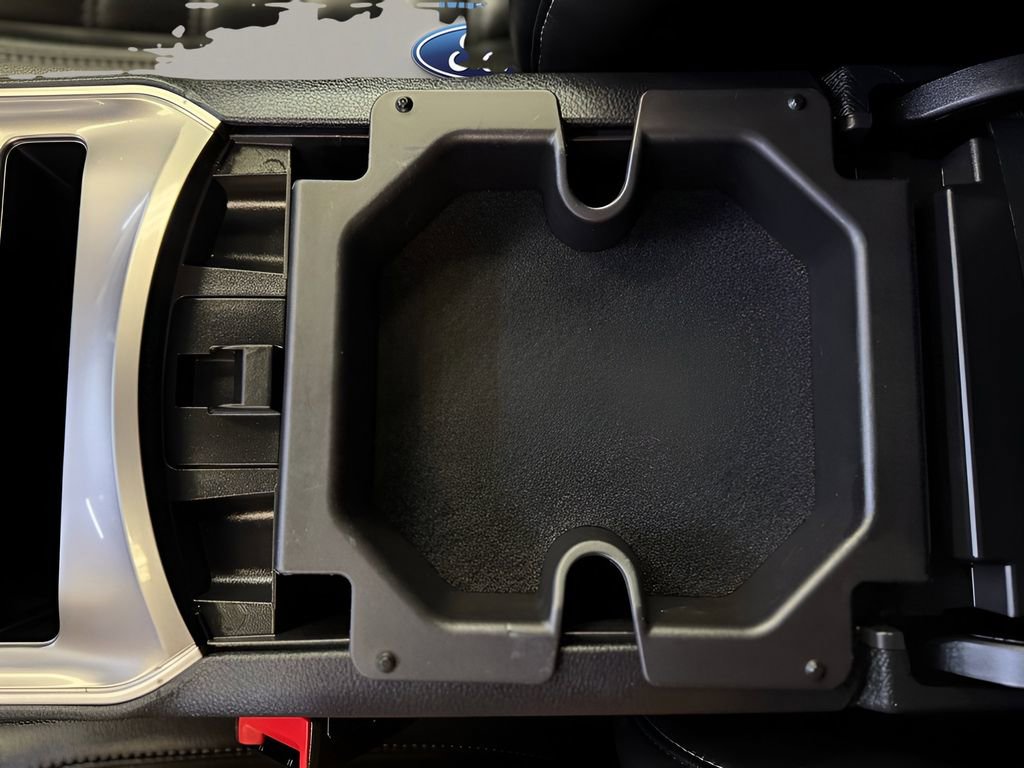 Used 2023 Ford Edge SEL image 25