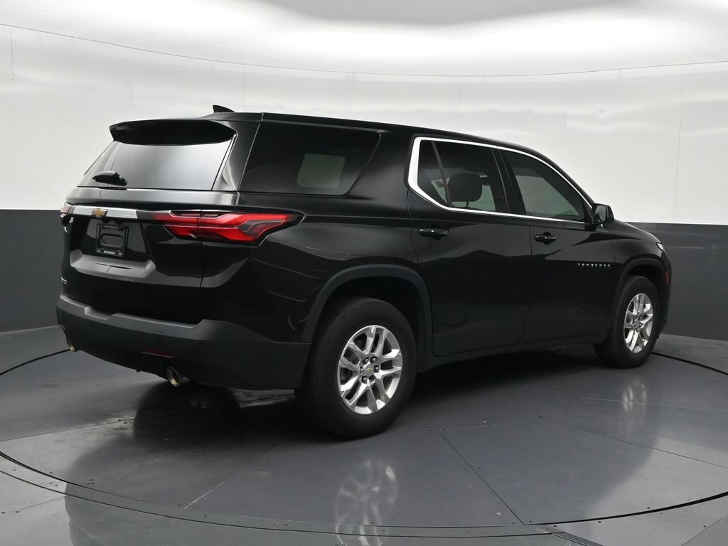 Used 2023 Chevrolet Traverse LS FWD image 5