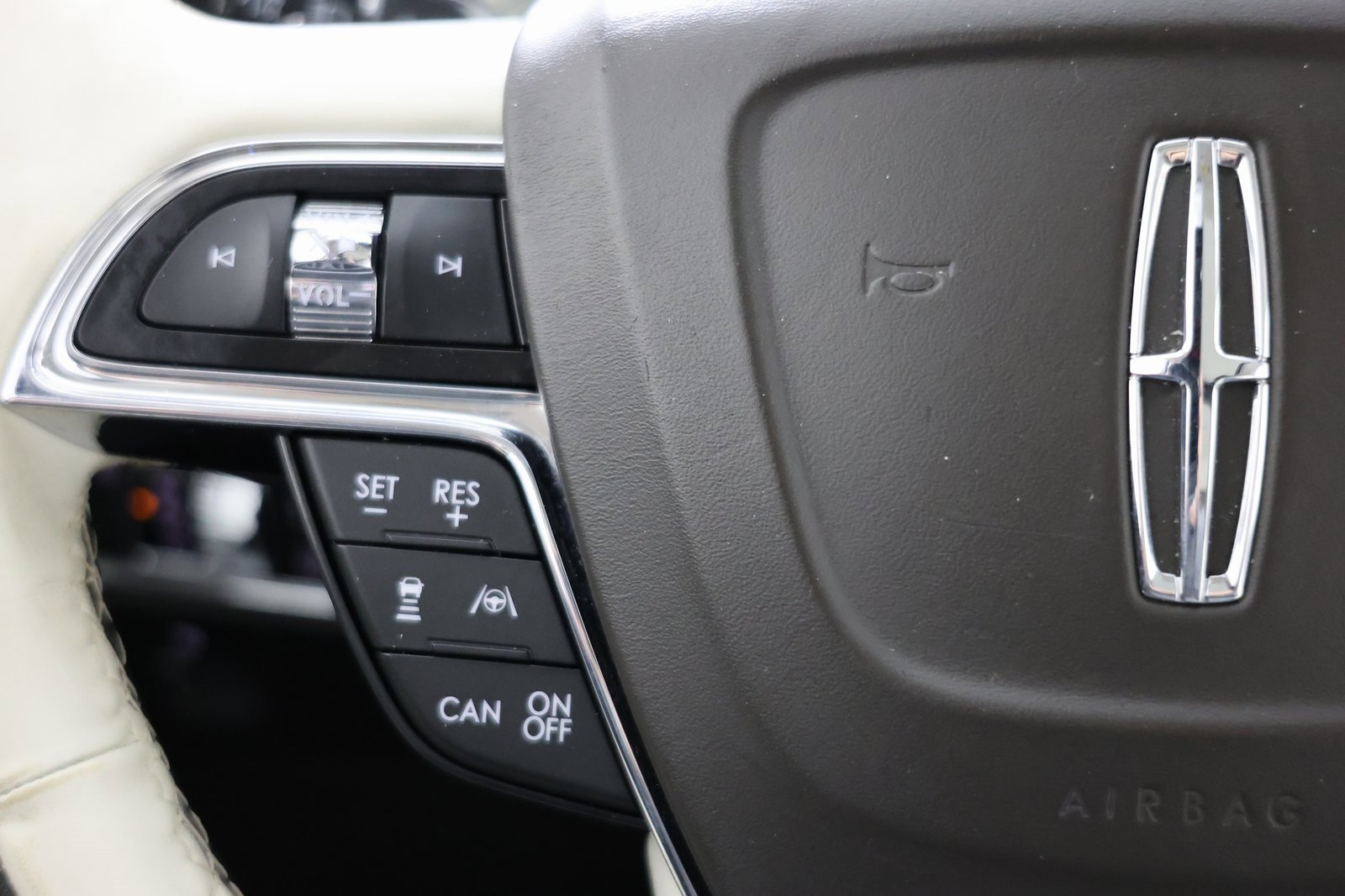 Used 2022 Lincoln Nautilus Black Label w/ Class II Trailer Tow Package image 28