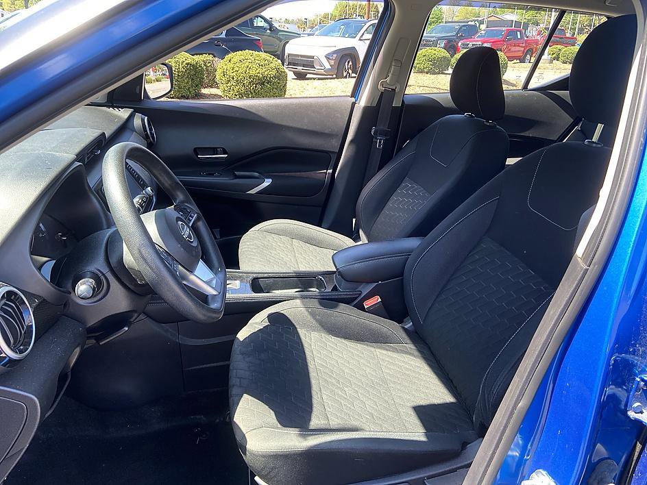 Used 2023 Nissan Kicks SV image 11
