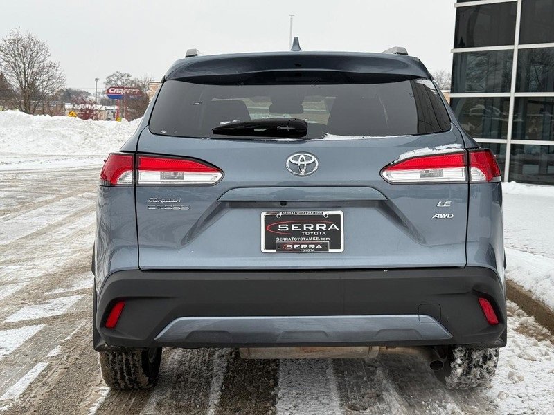 Used 2024 Toyota Corolla Cross LE image 4
