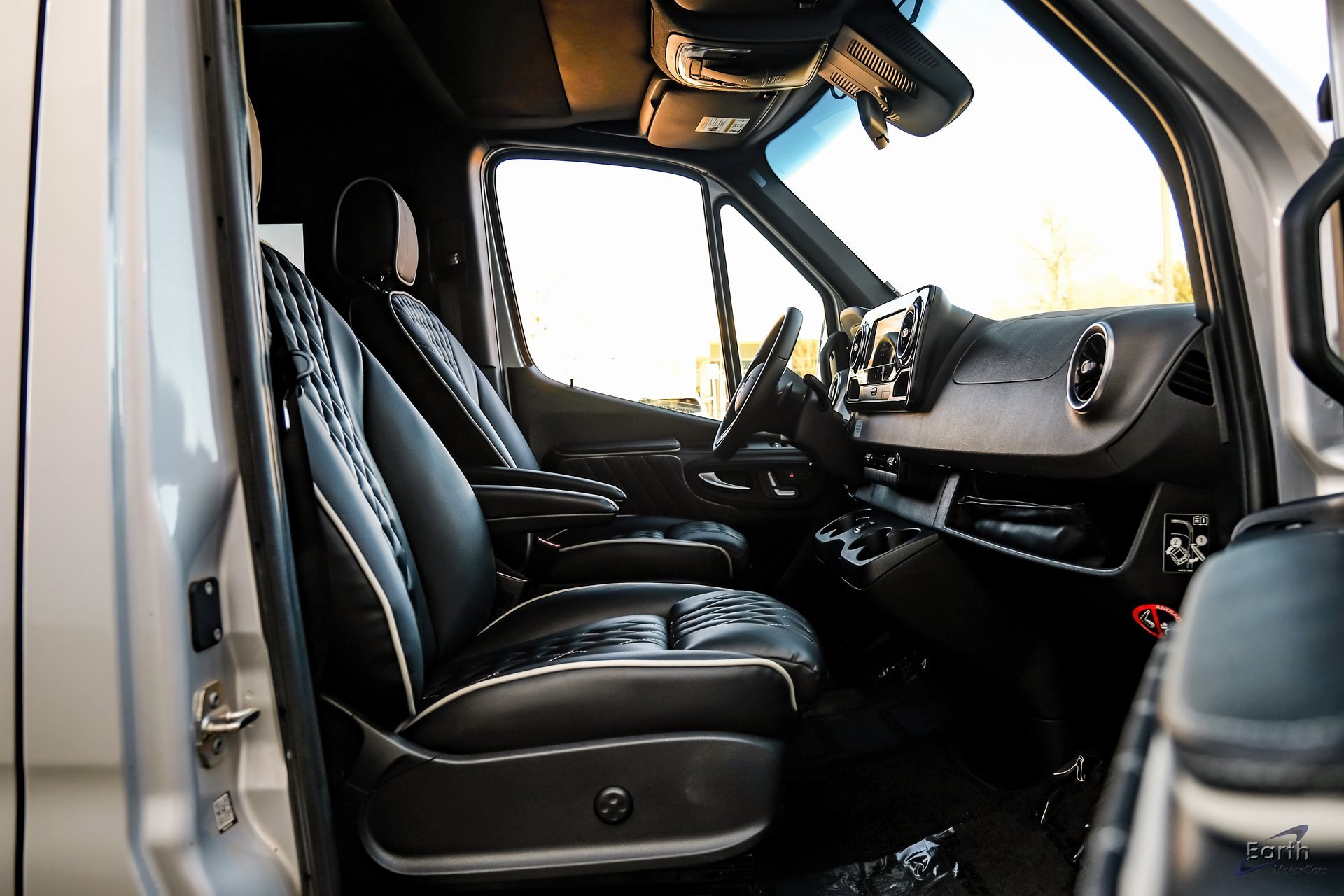 Used 2023 Mercedes-Benz Sprinter 3500 w/ Parking Package image 48