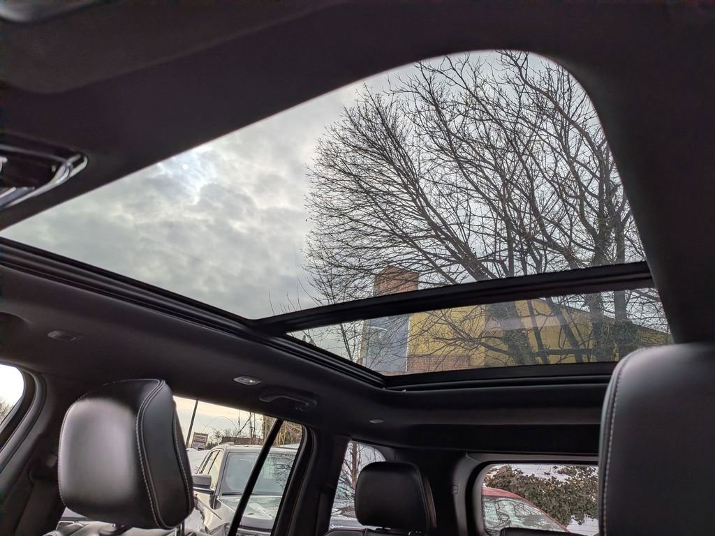 Used 2023 Jeep Grand Cherokee Overland image 23