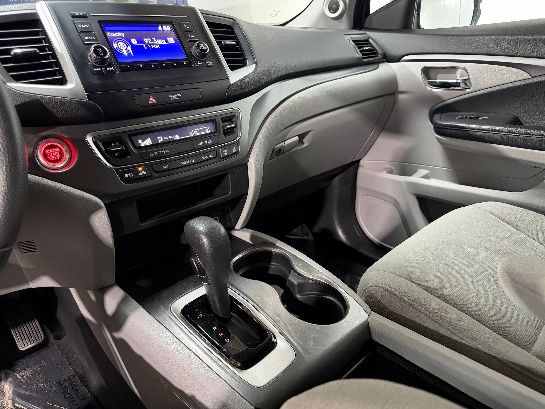 Used 2020 Honda Pilot LX image 33