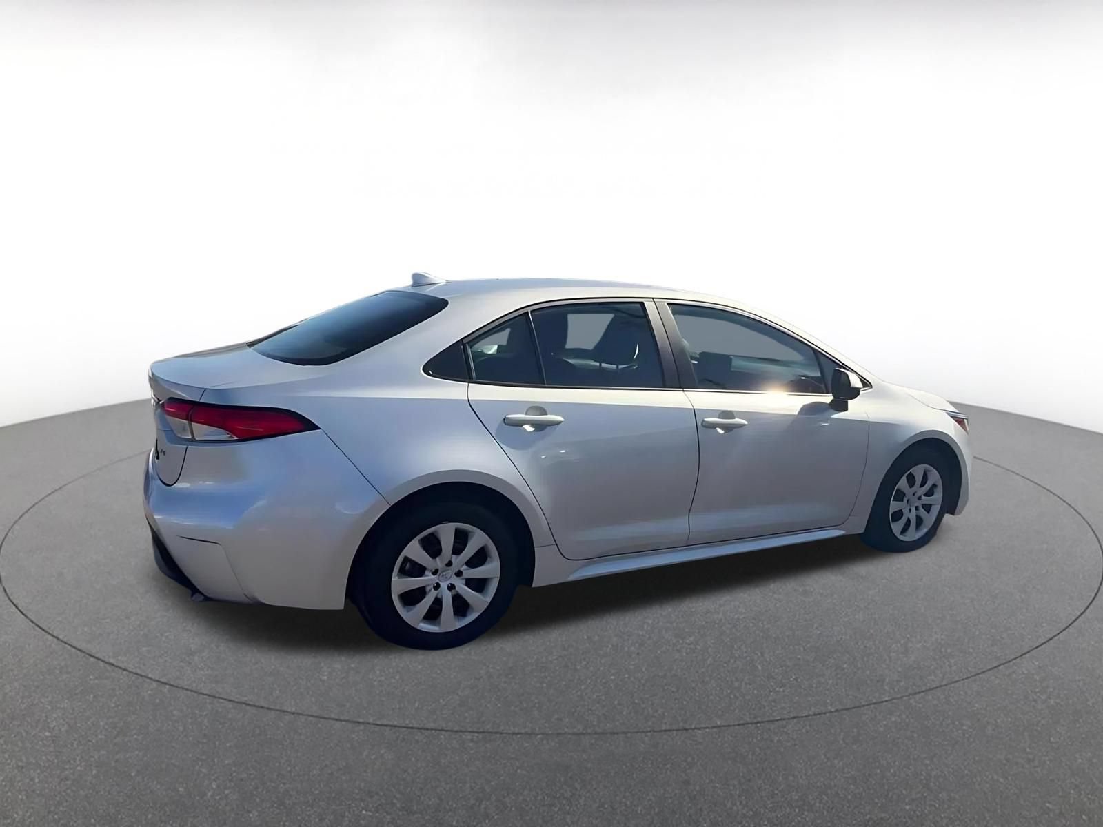 Used 2025 Toyota Corolla LE FWD image 15