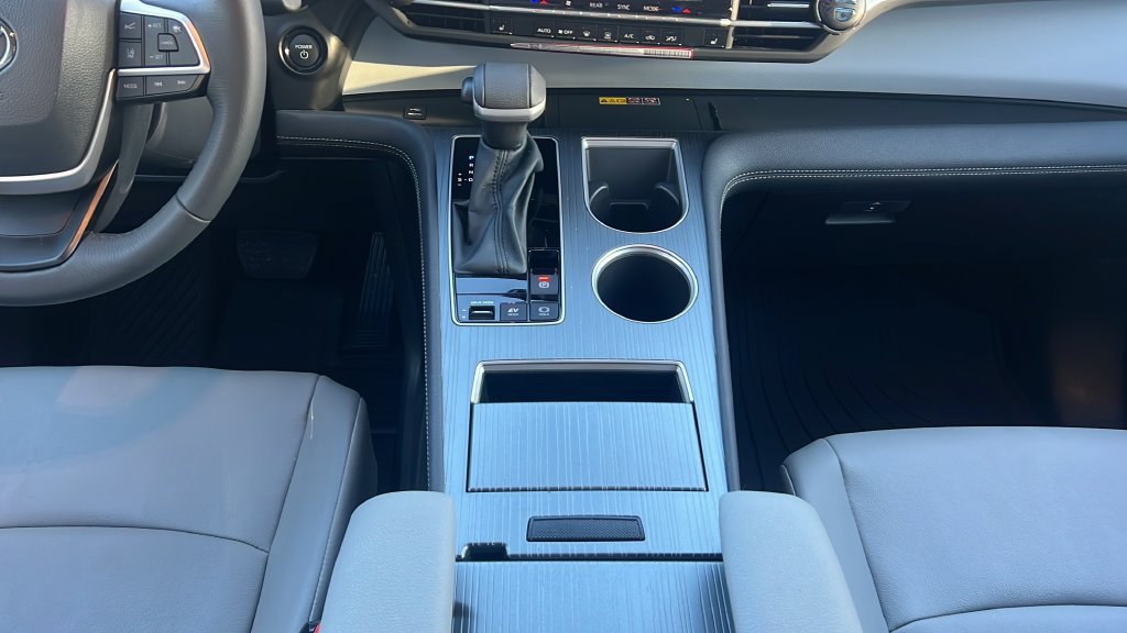 Certified 2026 Toyota Sienna XLE FWD image 16