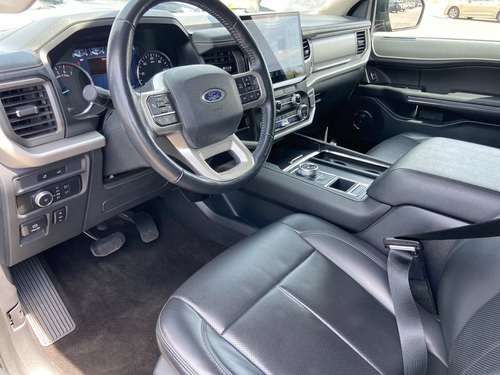 Used 2022 Ford Expedition XLT RWD image 6