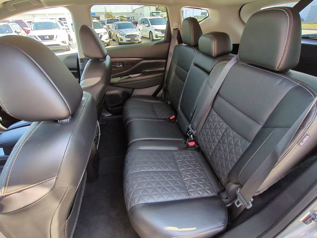 Certified 2023 Nissan Murano Platinum w/ Cargo Package image 14