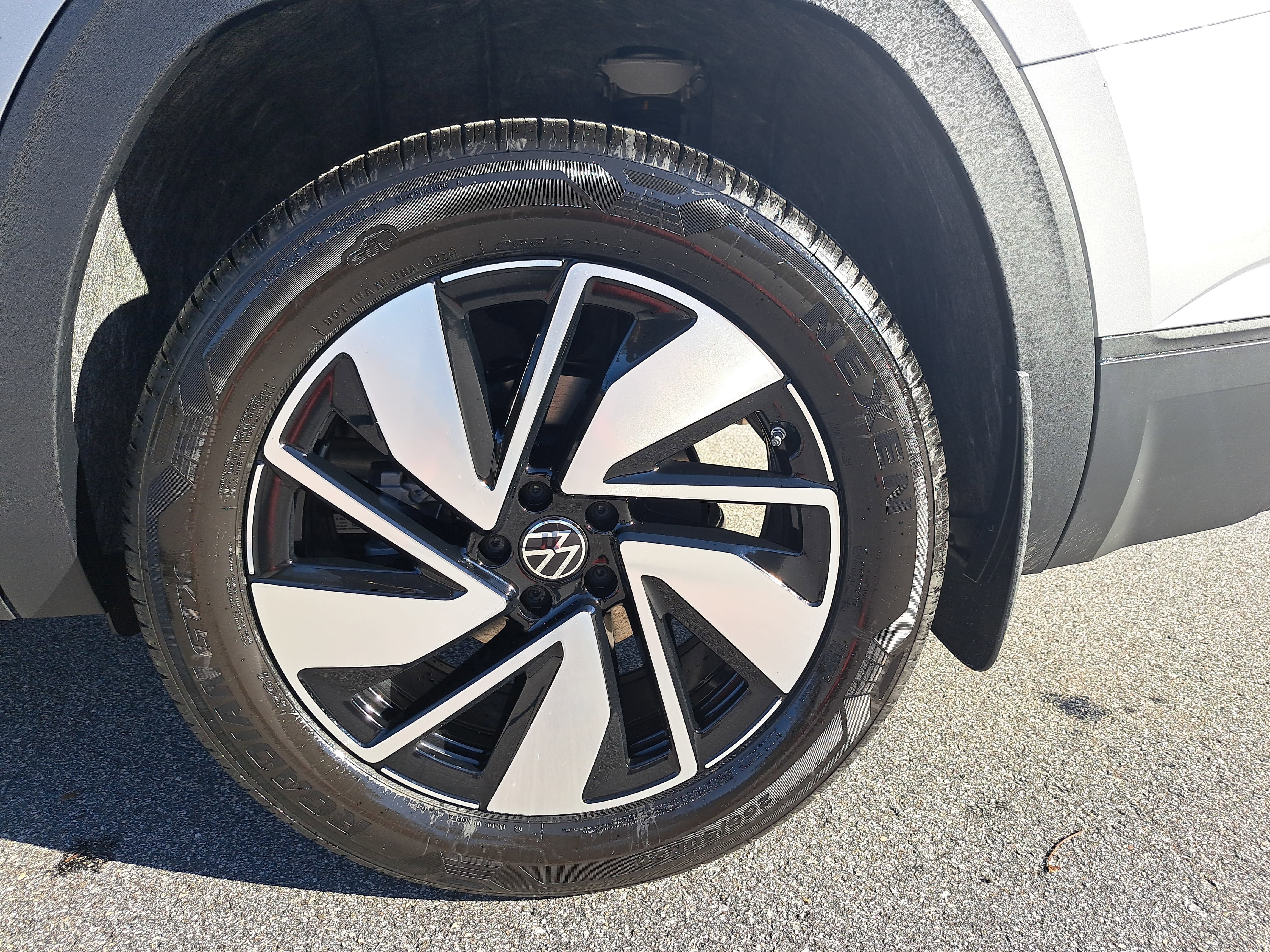 New 2026 Volkswagen Atlas SE image 33