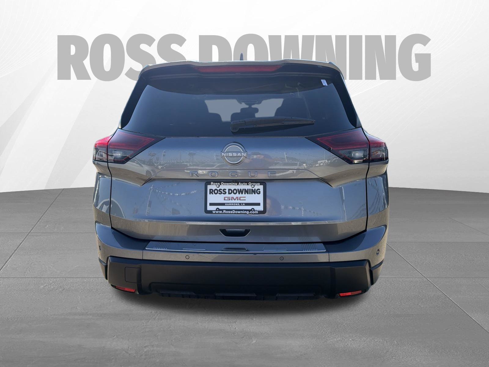 Used 2025 Nissan Rogue SV w/ SV Premium Package FWD image 5