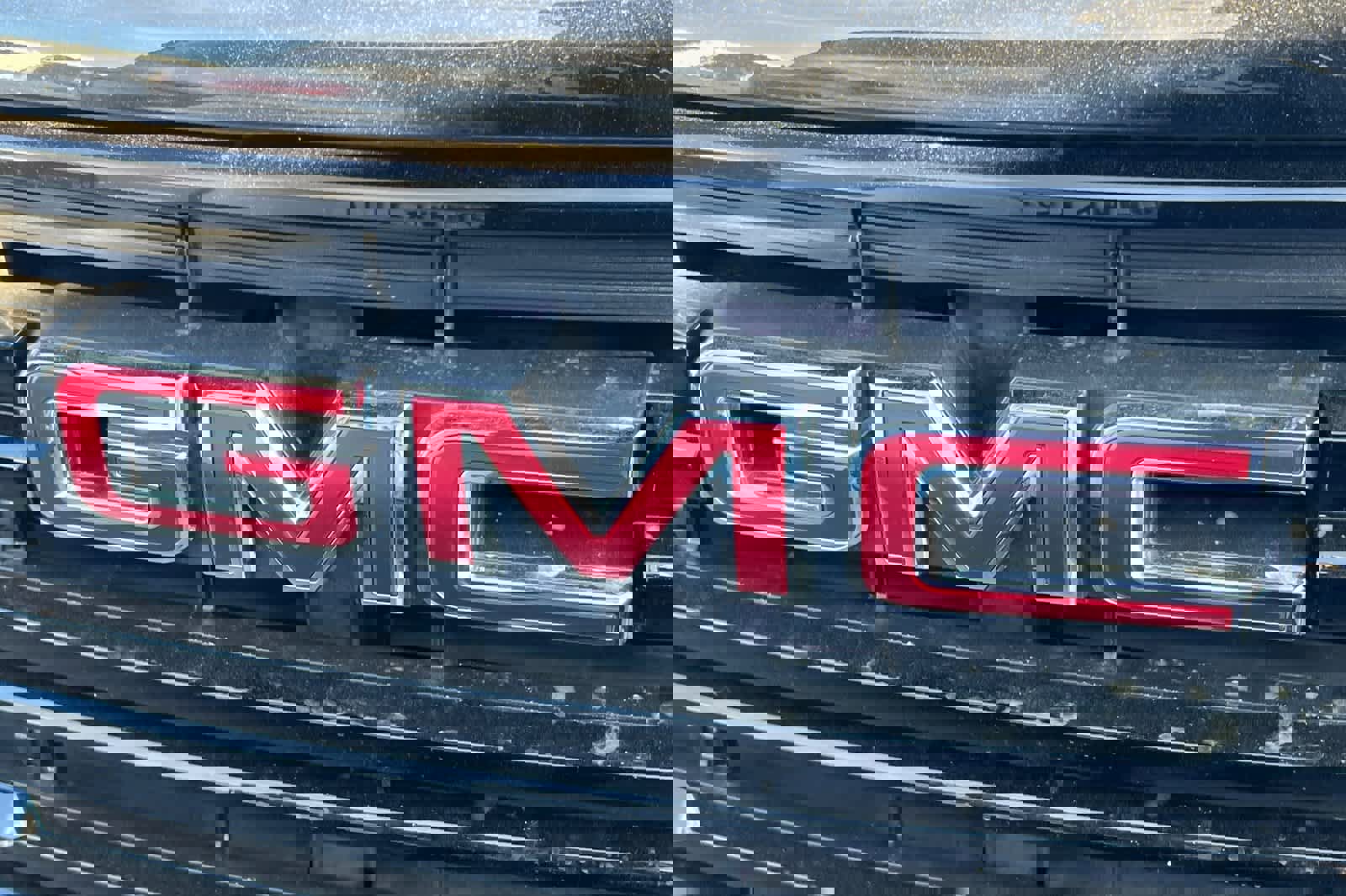 Used 2023 GMC Acadia SLE w/ Elevation Edition image 13