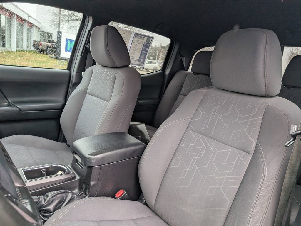 Used 2016 Toyota Tacoma TRD Off-Road w/ Towing Package image 14