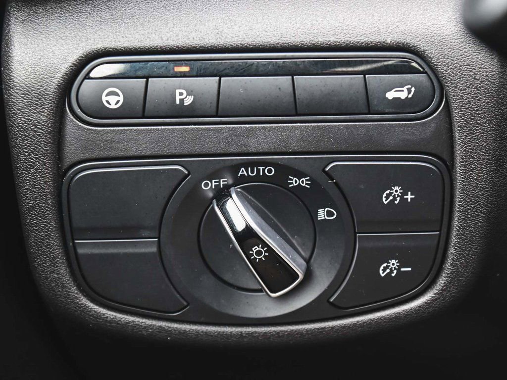 Used 2023 INFINITI QX50 Luxe image 23