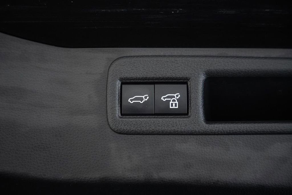 Used 2021 Toyota Venza XLE w/ Softex Package image 11