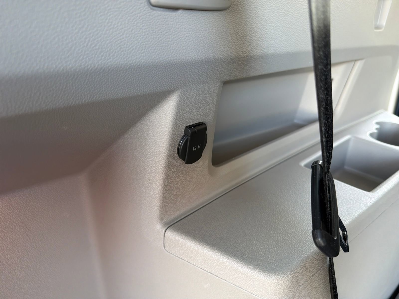 Used 2022 Volkswagen Atlas SE w/ Black Wheel Package image 29