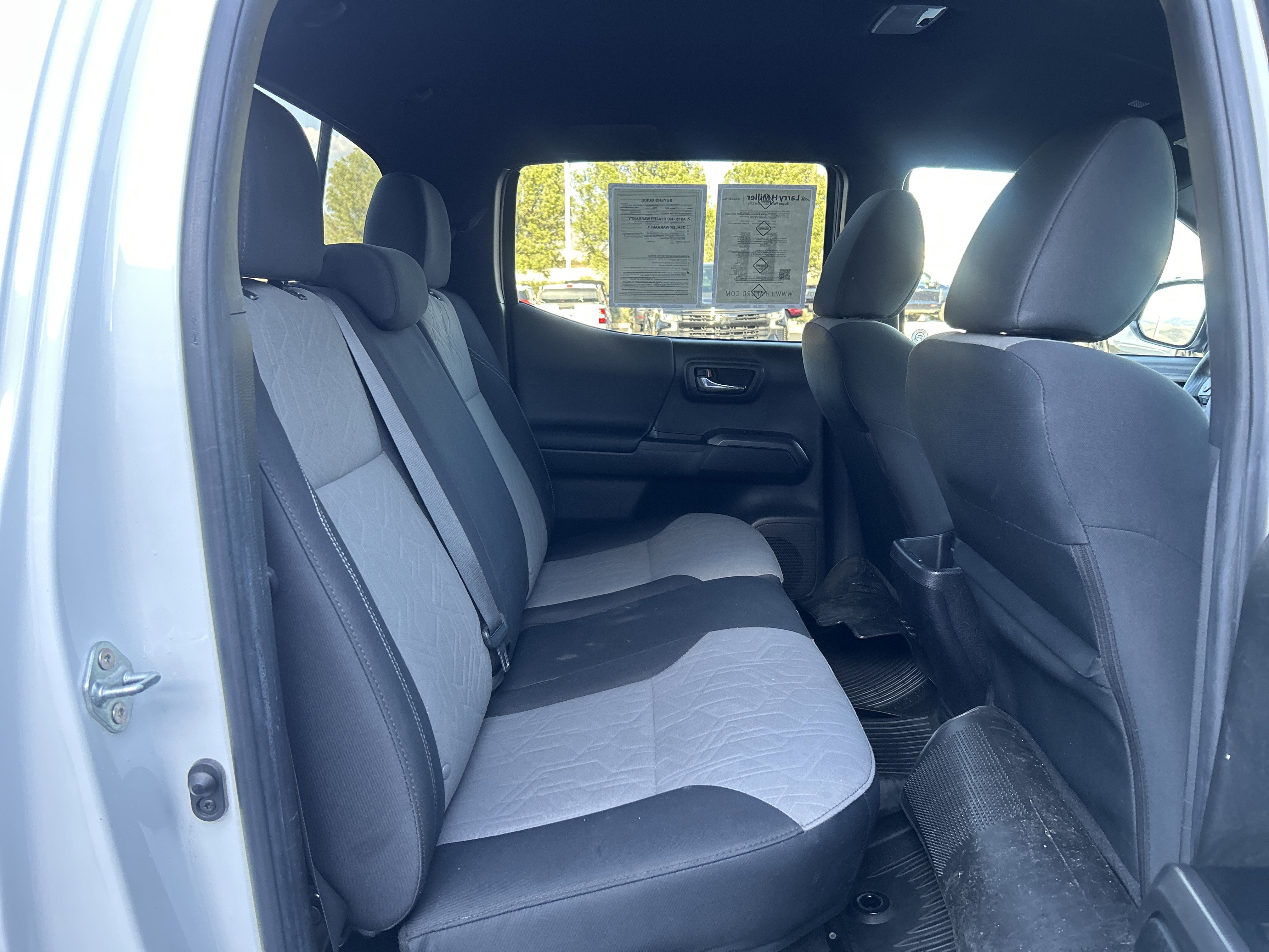 Used 2022 Toyota Tacoma TRD Off-Road AWD/4WD image 26