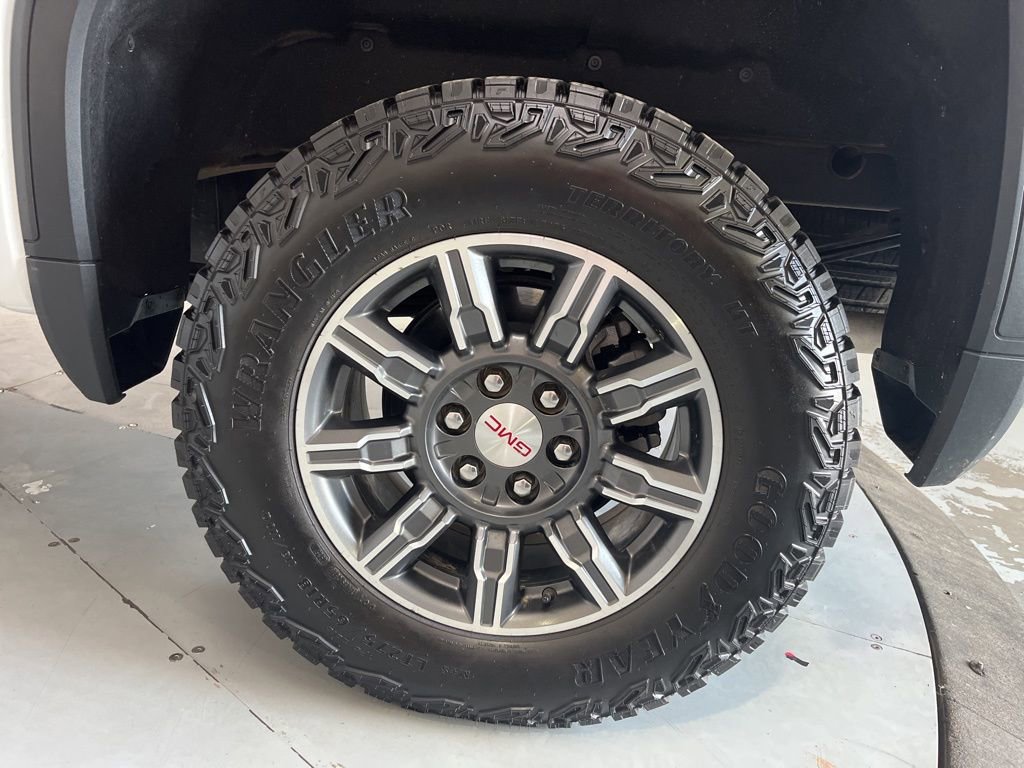 Used 2025 GMC Sierra 1500 AT4 image 14