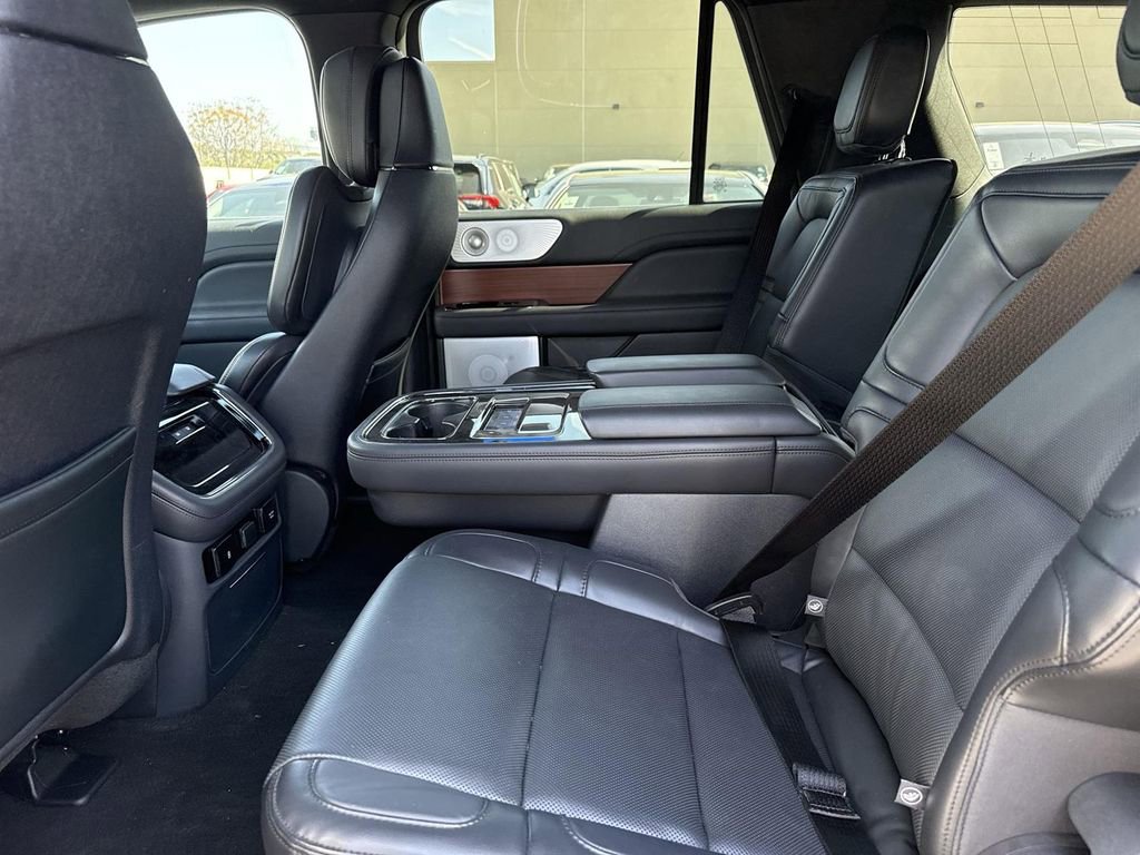 Used 2024 Lincoln Navigator Reserve image 24