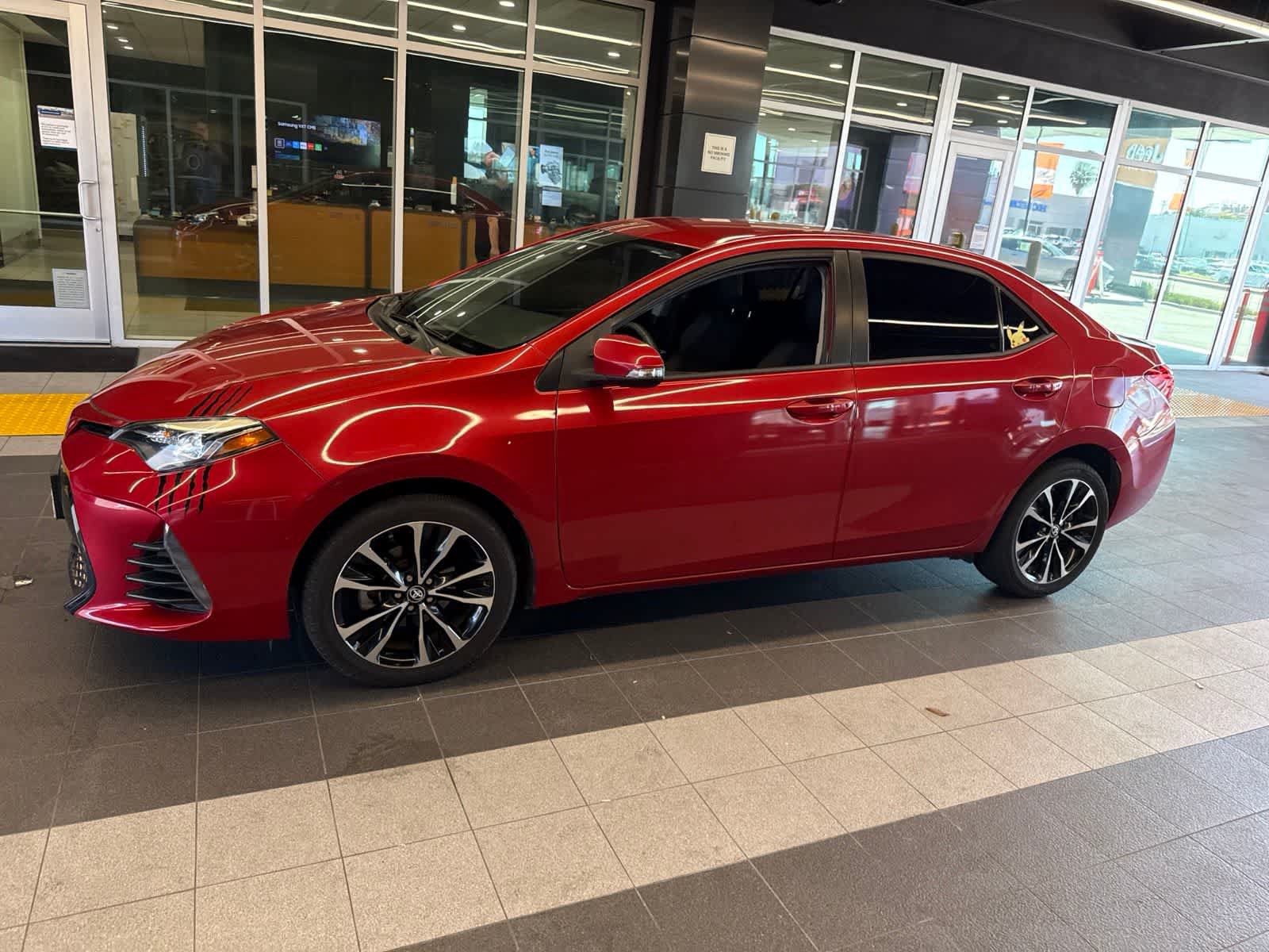 Used 2019 Toyota Corolla SE w/ Carpet Mat Package (TMS) FWD image 17