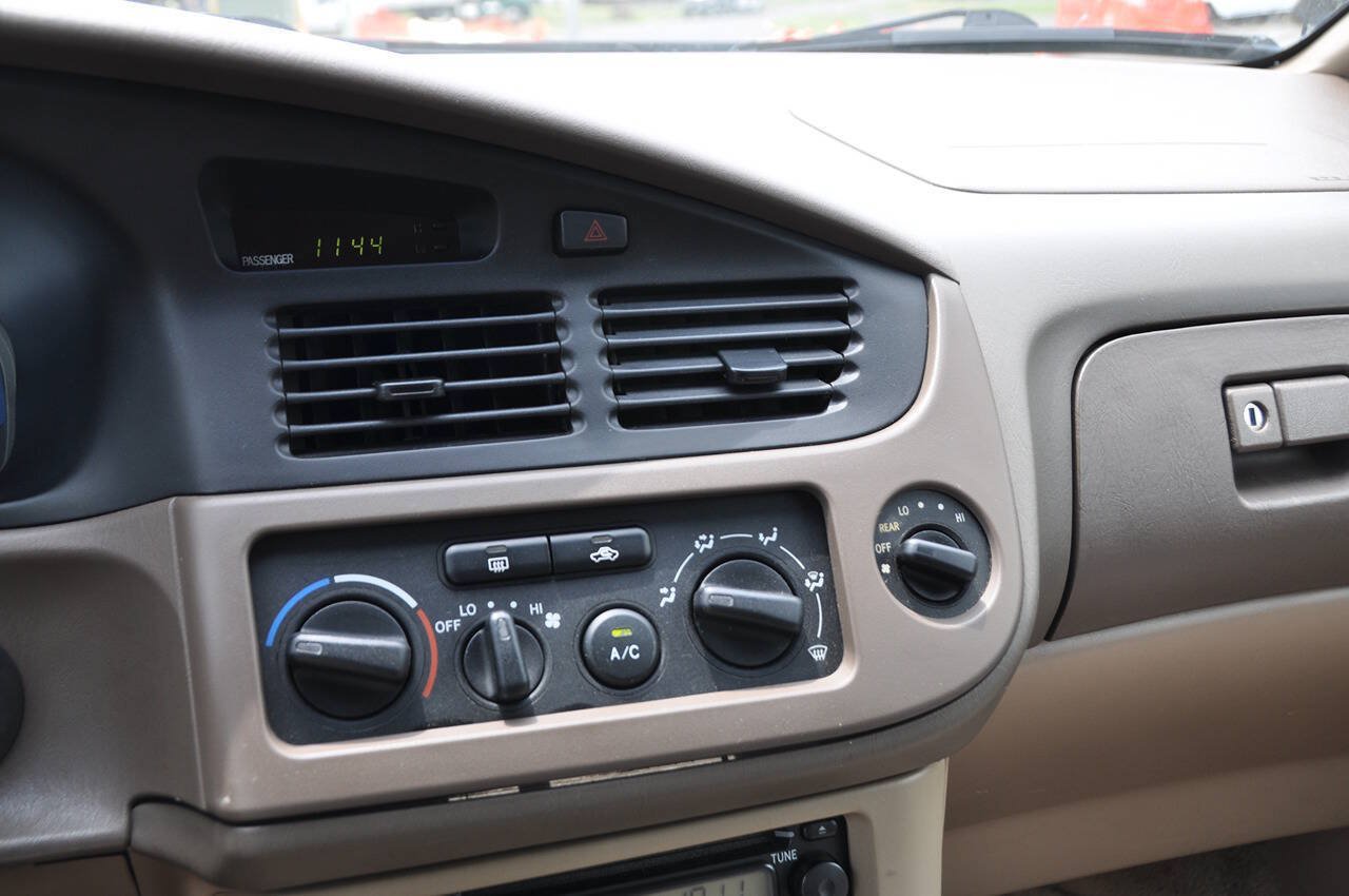Used 2002 Toyota Sienna LE FWD image 31