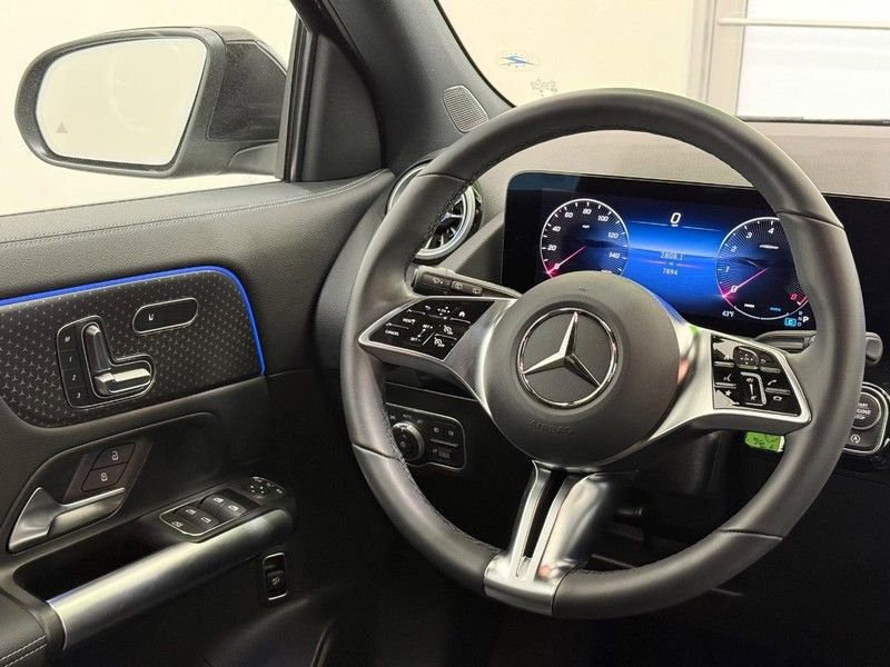 New 2025 Mercedes-Benz GLA 250 4MATIC image 7