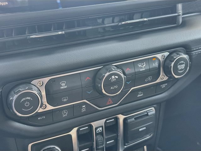 Used 2026 Jeep Gladiator Mojave AWD/4WD image 19