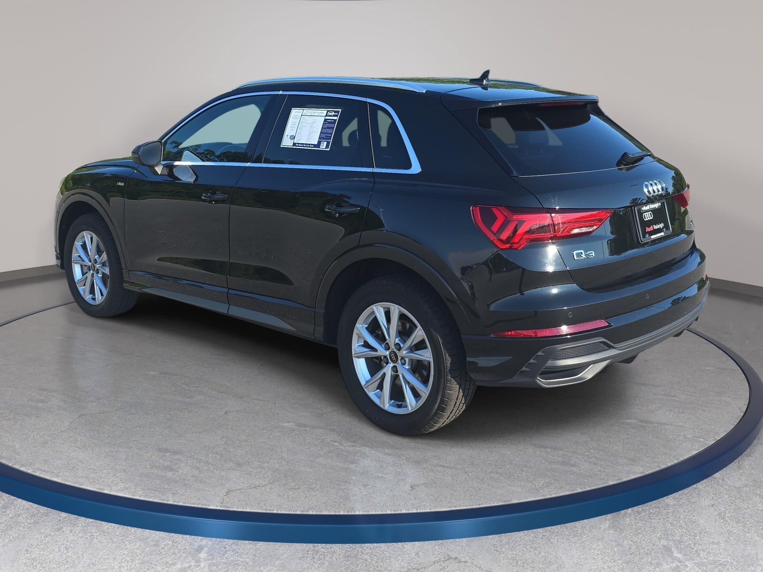 Used 2025 Audi Q3 2.0T Premium AWD/4WD image 8