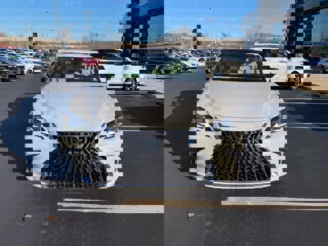 New 2025 Lexus ES 350 w/ Premium Package image 8