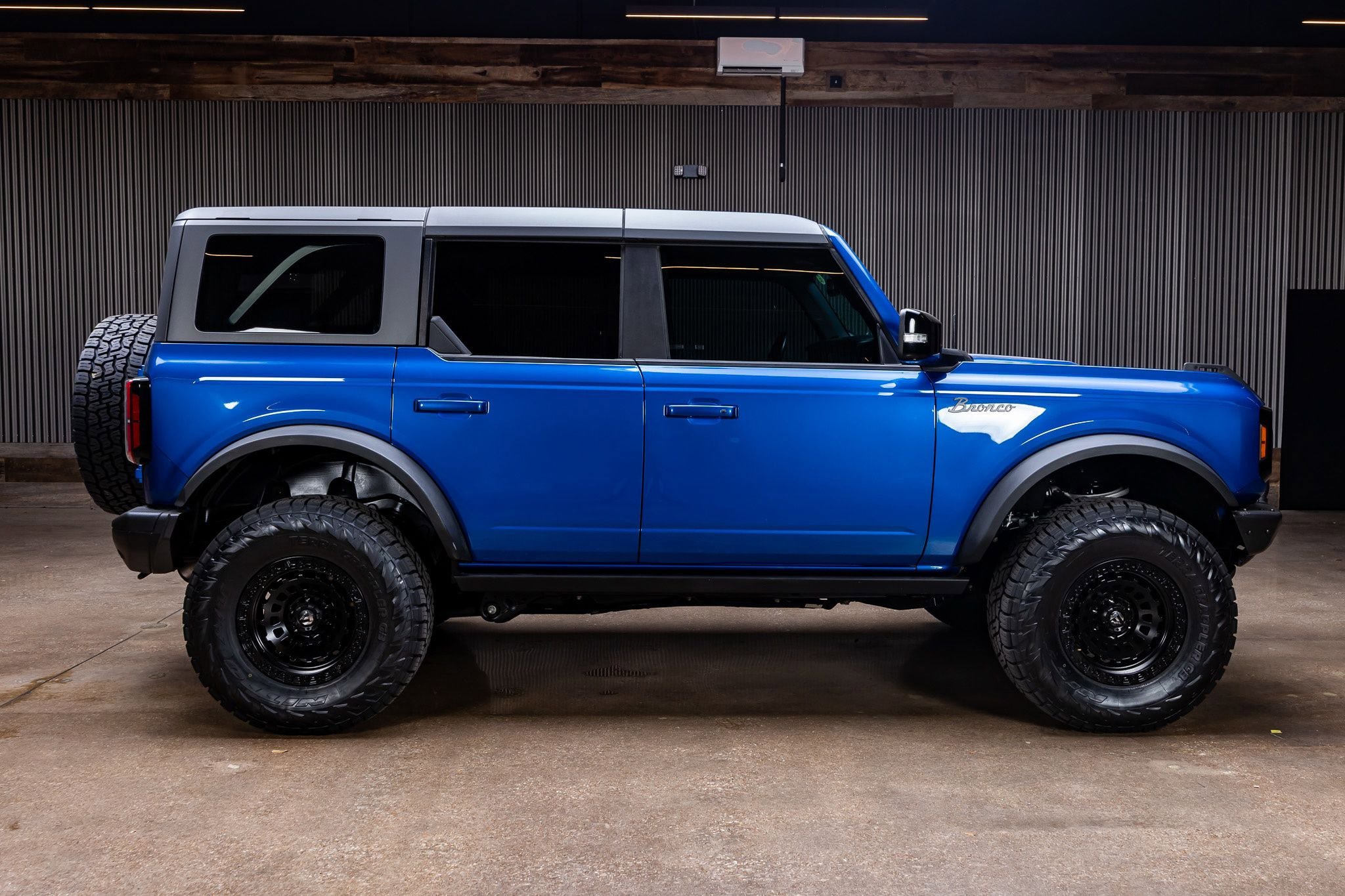 Used 2021 Ford Bronco First Edition AWD/4WD image 11