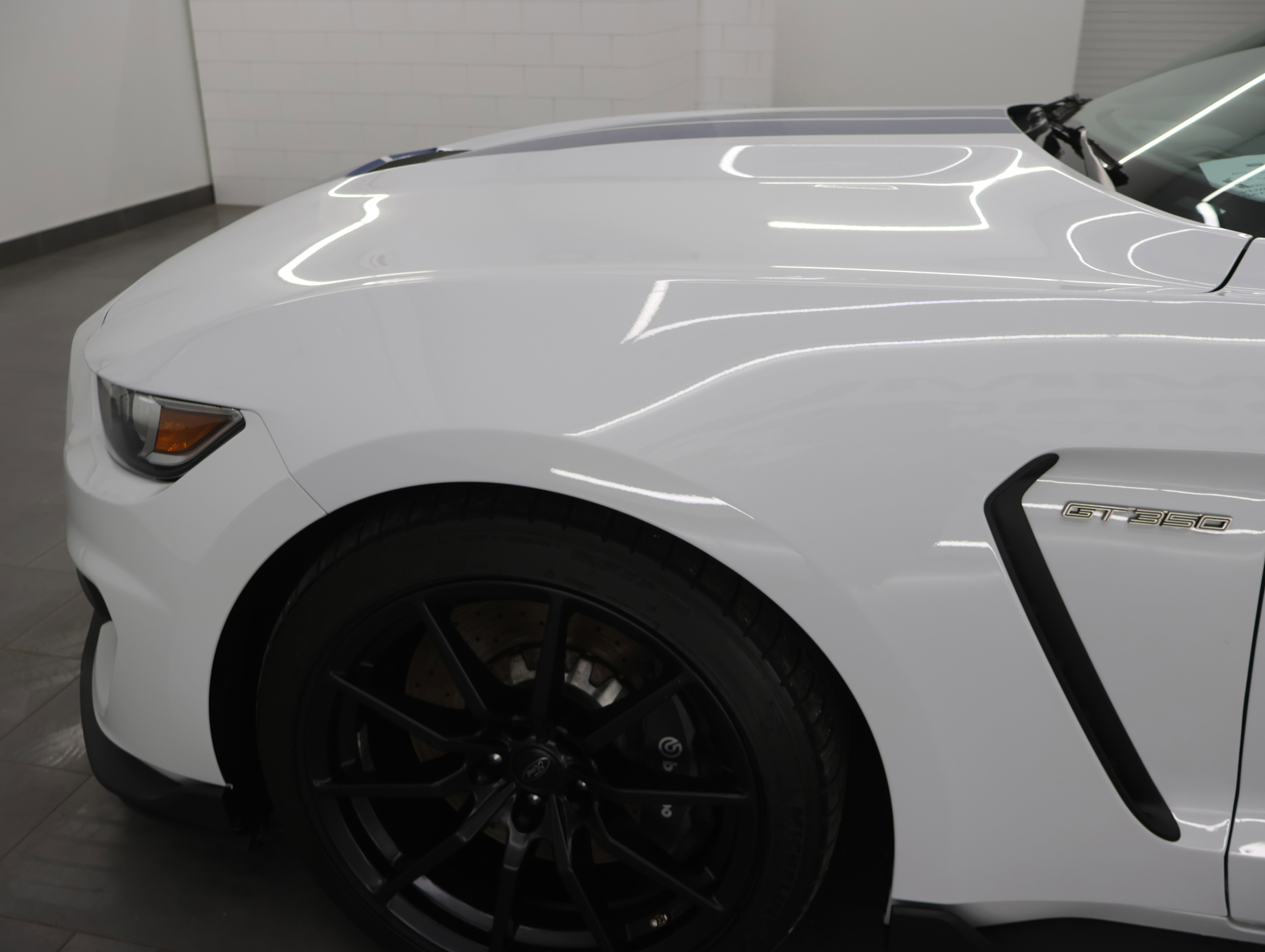 Used 2018 Ford Mustang Shelby GT350 w/ Electronics Package image 32