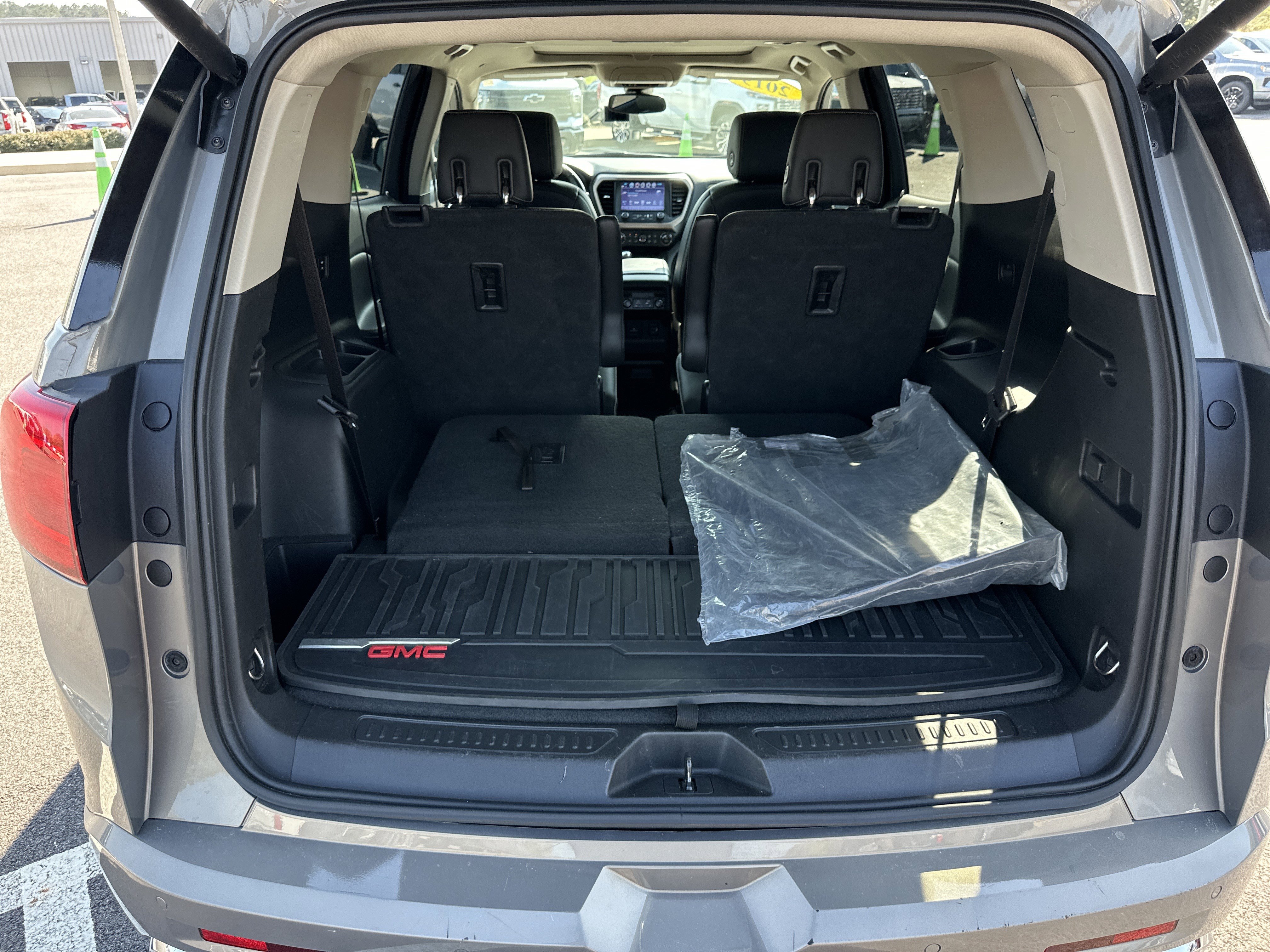 Certified 2019 GMC Acadia Denali w/ Technology Package image 19