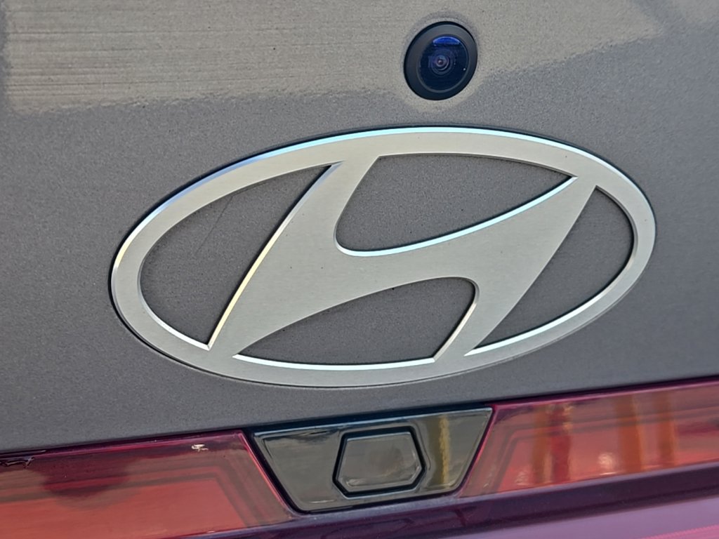 Used 2024 Hyundai Elantra Limited FWD image 37