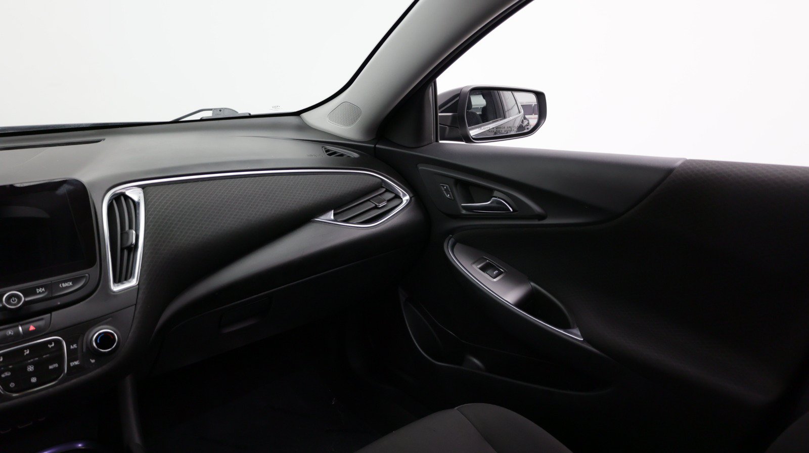 Used 2021 Chevrolet Malibu LT FWD image 29