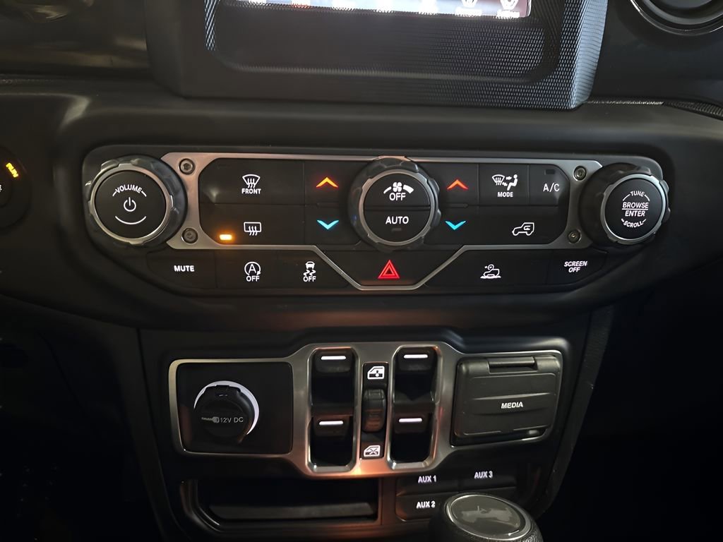 Used 2023 Jeep Wrangler Sport image 12