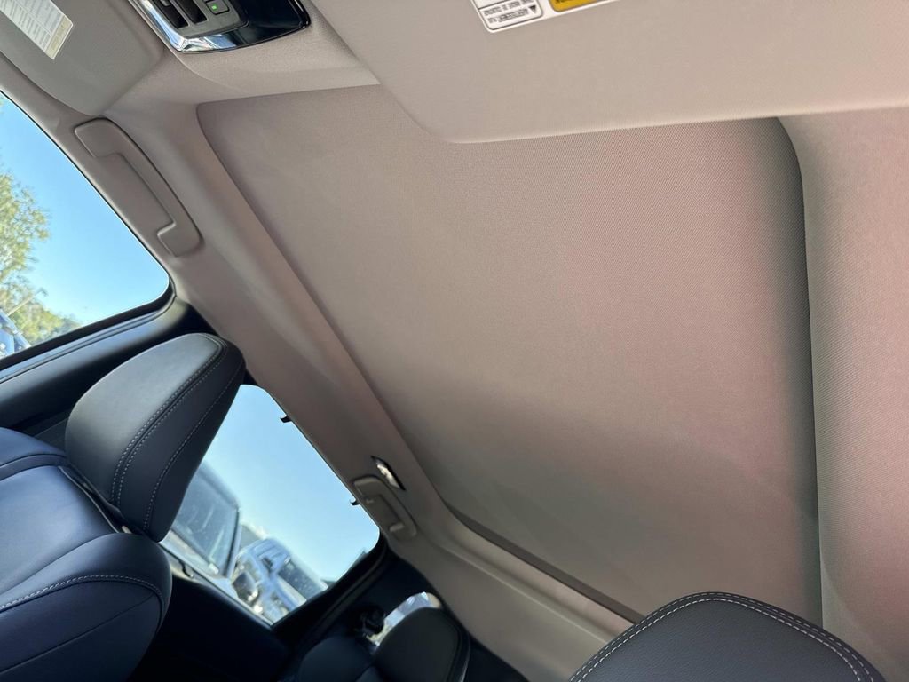 New 2025 Mitsubishi Outlander SEL image 42